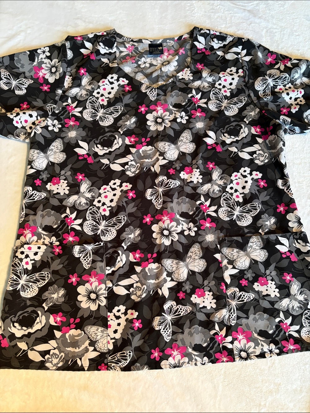ZOE + CHLOE Women’s Floral & Butterfly Scrub Top Black, White & Pink Large